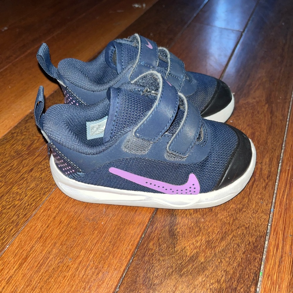 Toddler Nike Sneakers 7C